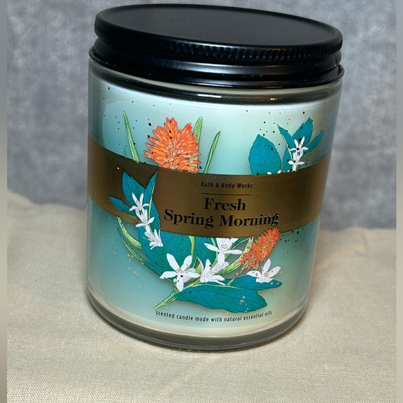 Bath & Body Works Fresh Spring Morning Single Wick Candle 7 Oz. - Picture 2 of 6